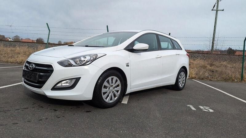 Weiß Gebraucht 2017 Hyundai i30 Kombi | 8.500 € (Fairer Preis) - Bild 1/4