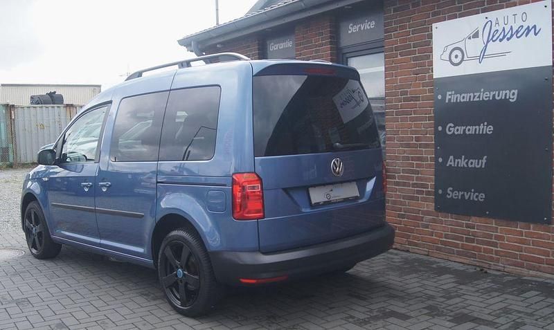 Gebraucht VW Caddy 102 PS (75 kW) 2017 Blau Van / Kleinbus