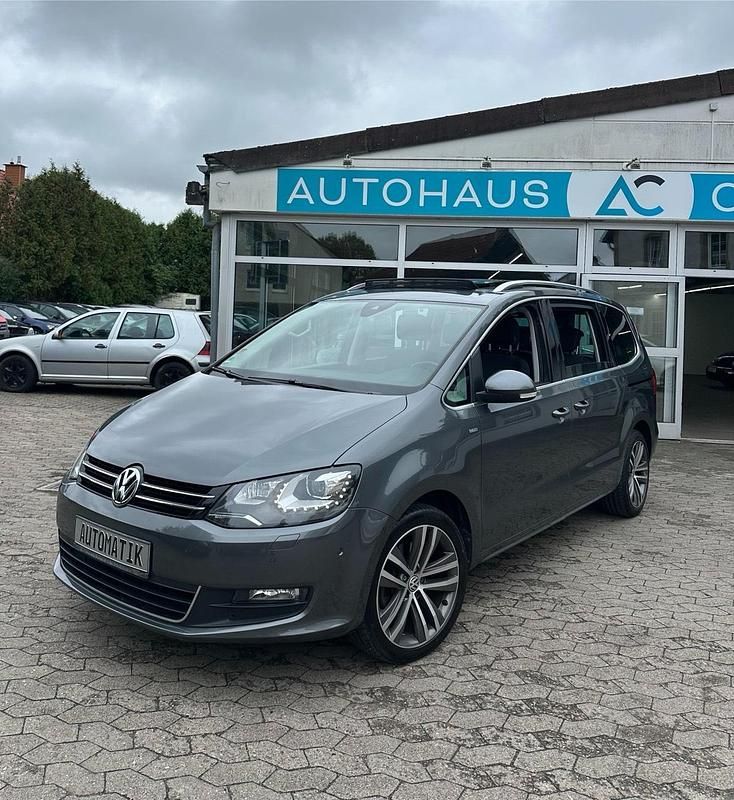 Grau Gebraucht 2013 VW Sharan Life Van / Kleinbus | 13.490 € (Guter Preis) - Bild 1/4