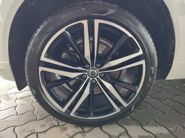 Gebraucht Volvo XC60 R-Design 250 PS (183 kW) 2020 Ice white, solid / solid (weiss) SUV