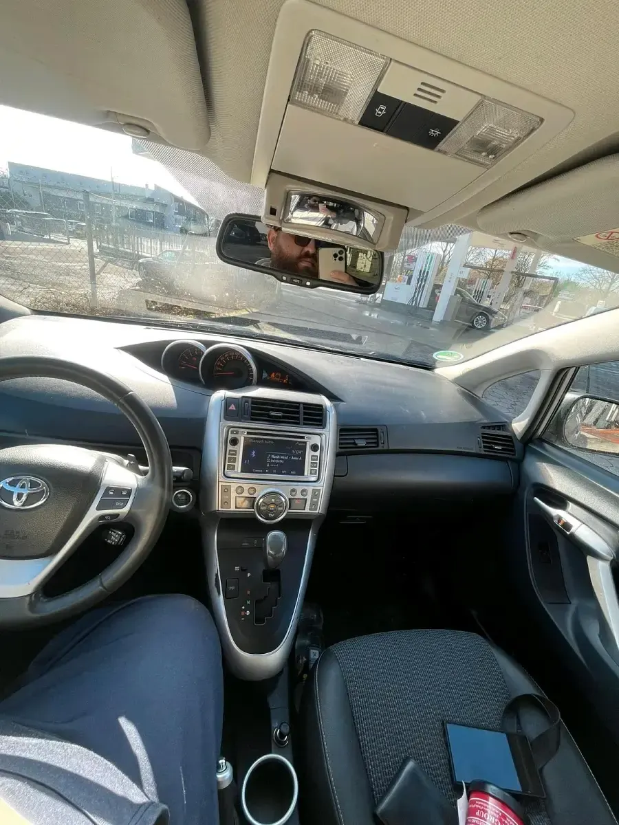 Gebraucht Toyota Verso 160 PS (117 kW) 2013 Grau Van / Kleinbus