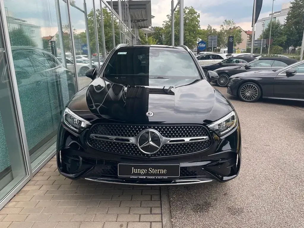 Gebraucht Mercedes GLC300 AMG 269 PS (197 kW) 2025 Schwarz SUV
