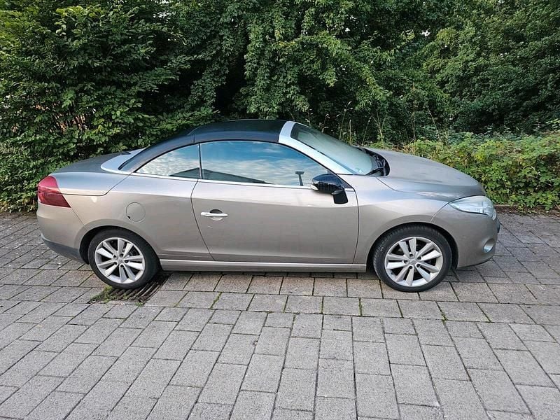 Andere farben Gebraucht 2010 Renault Mégane Cabriolet Cabrio | 3.750 € (Superpreis) - Bild 1/4