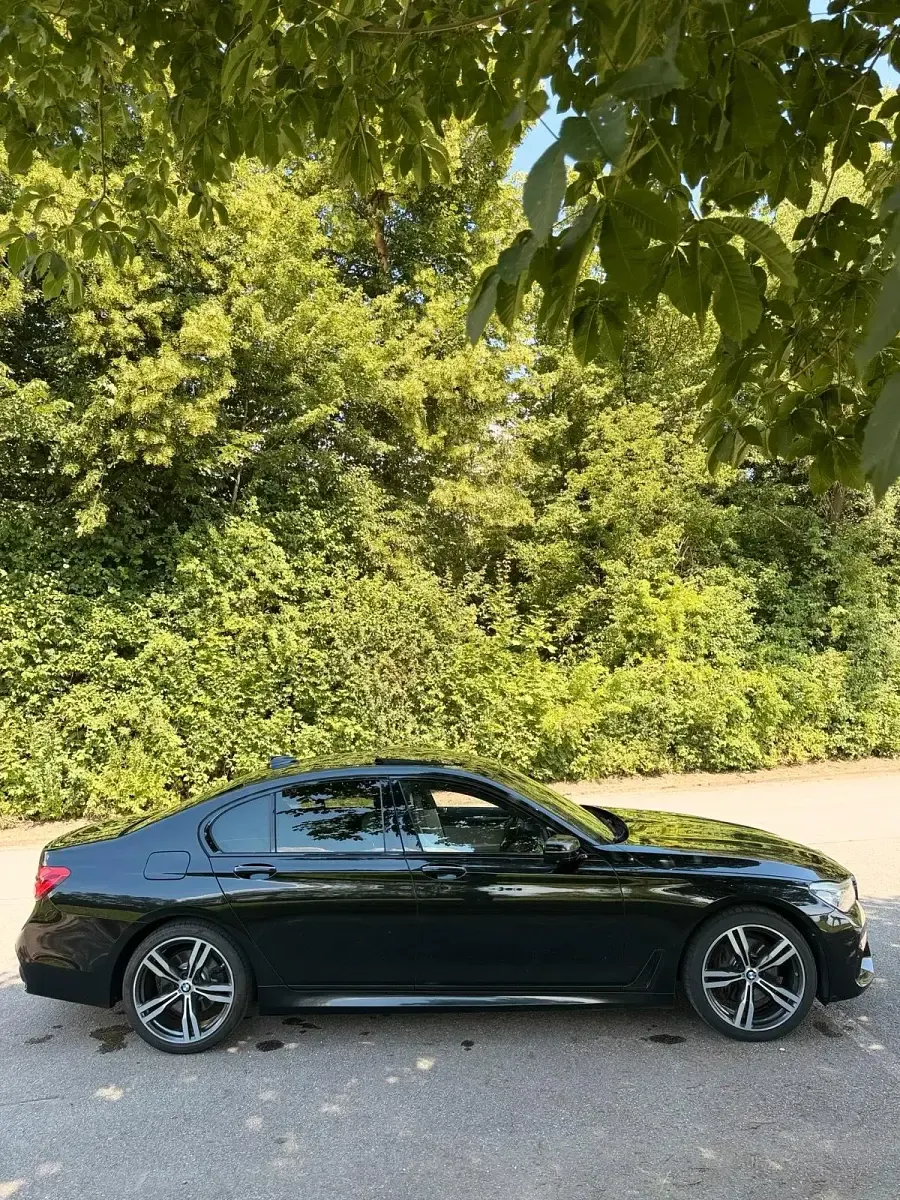Gebraucht BMW 740 320 PS (235 kW) 2016 Schwarz Limousine