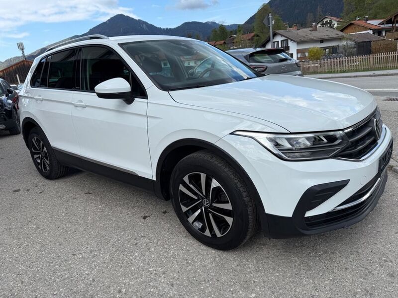 Weiß Gebraucht 2021 VW Tiguan United SUV | 20.999 € (Guter Preis) - Bild 1/4