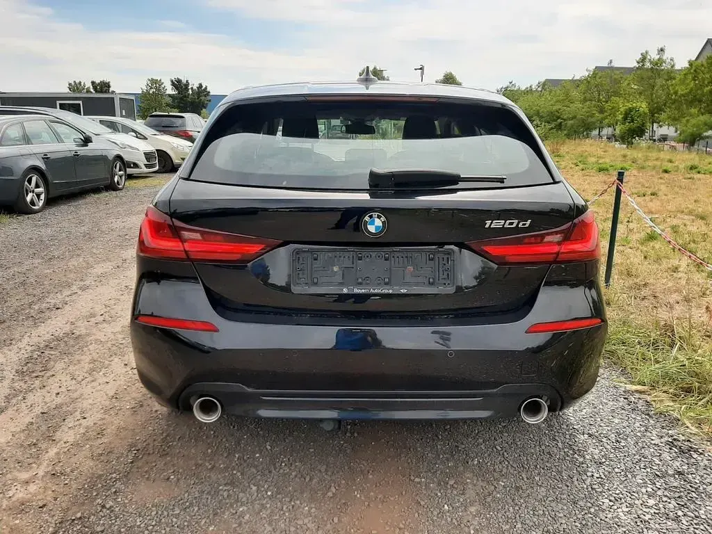 Gebraucht BMW 120 Sport Line 190 PS (139 kW) 2021 Schwarz Limousine