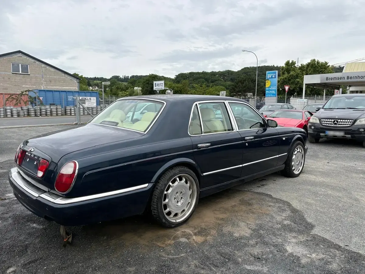 Gebraucht Bentley Arnage 405 PS (297 kW) 2020 Blau Limousine