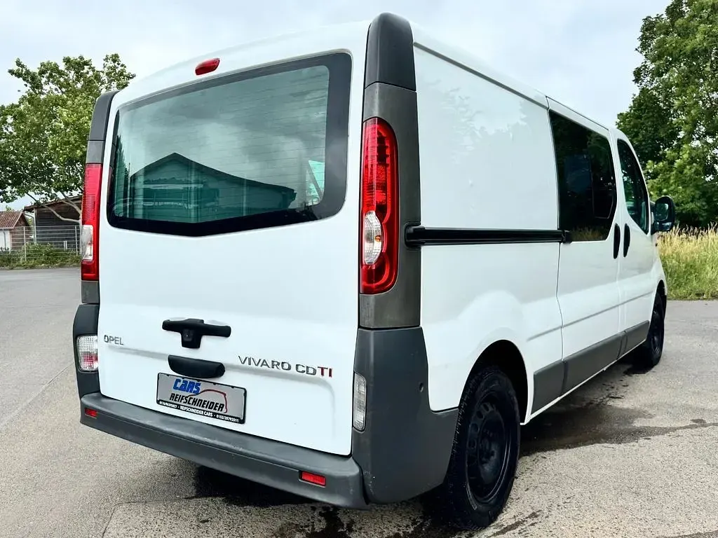 Gebraucht Opel Vivaro 114 PS (83 kW) 2007 Weiß Van / Kleinbus