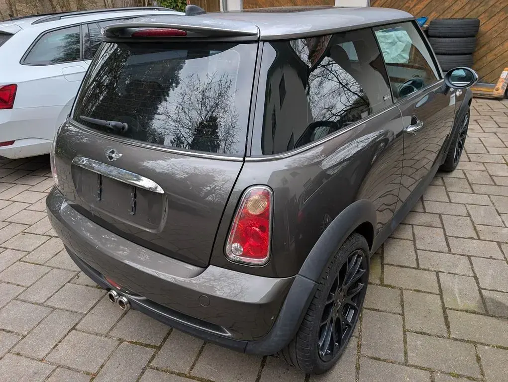 Używany Mini Cooper S 170 KM (125 kW) 2007 Szary Hatchback