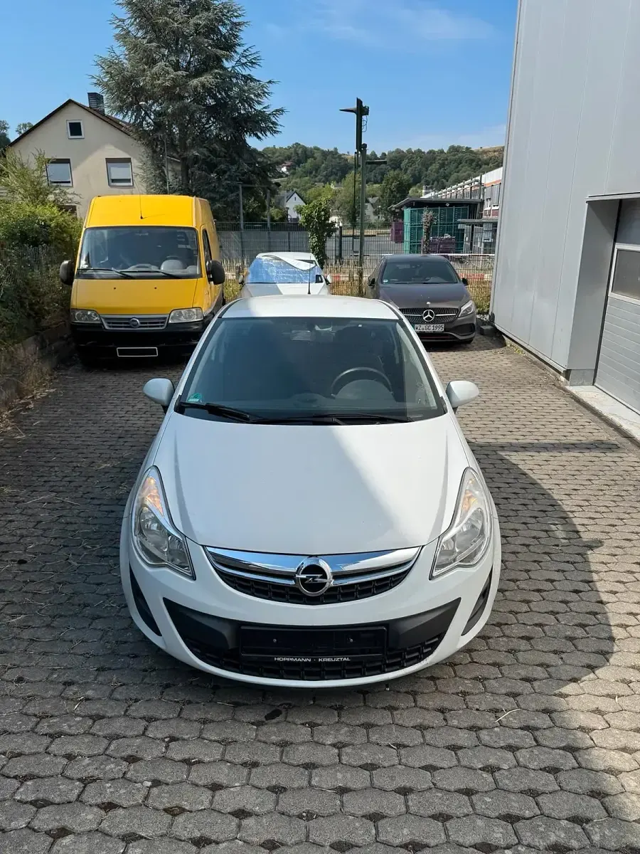 Gebraucht Opel Corsa 69 PS (50 kW) 2013 Weiß Kleinwagen