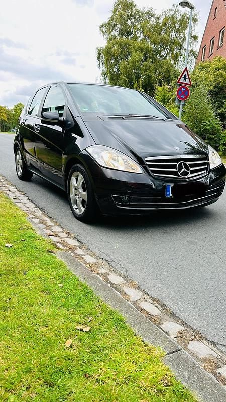 Schwarz Gebraucht 2009 Mercedes A160 Kleinwagen | 1.700 € (Fairer Preis) - Bild 1/4
