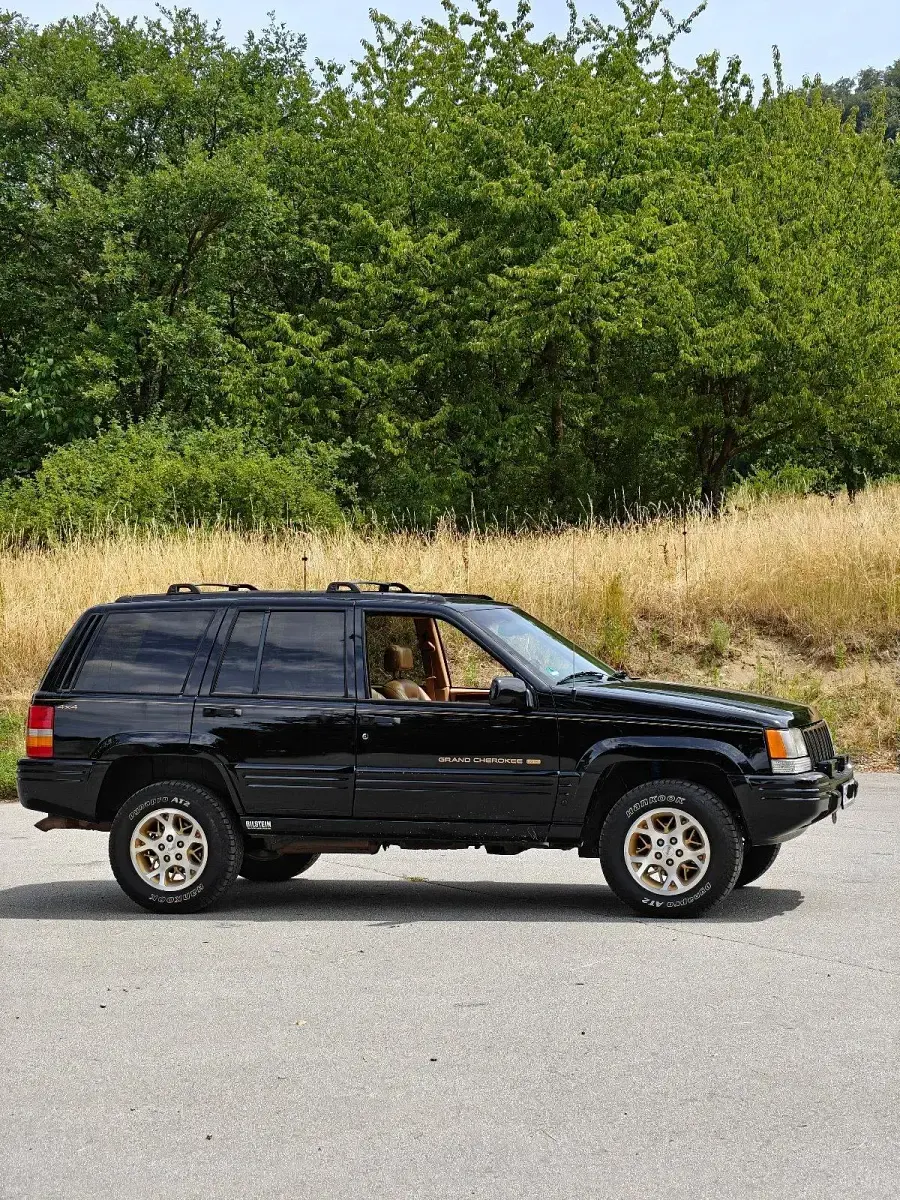 Gebraucht Jeep Grand Cherokee 215 PS (158 kW) 1997 Schwarz SUV