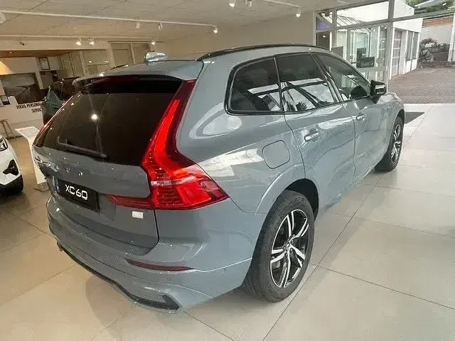 Gebraucht Volvo XC60 R-Design 253 PS (186 kW) 2022 Grau SUV