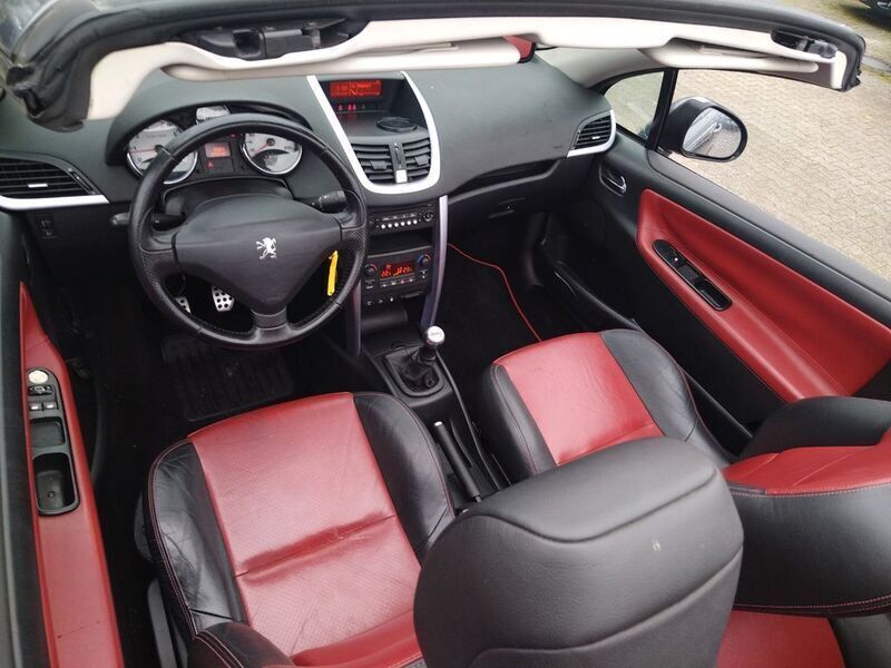Grau Gebraucht 2007 Peugeot 207 CC Sport Cabrio | 1.990 € (Superpreis) - Bild 1/4
