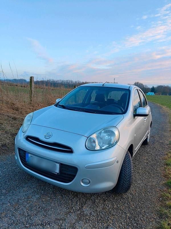 Silber Gebraucht 2012 Nissan Micra Kleinwagen | 1.990 € (Guter Preis) - Bild 1/4