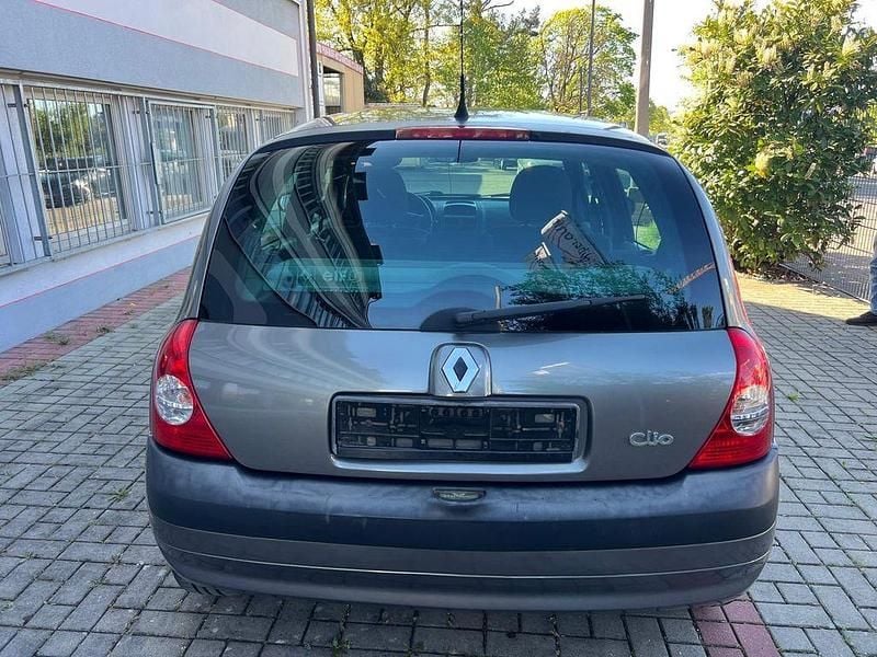 Second-hand Renault Clio II Expression 75 CP (55 kW) 2003 Gri Berlinǎ