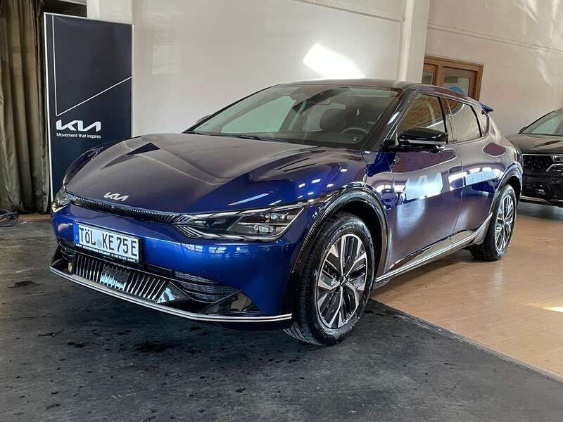 Yachtblau metallic Gebraucht 2023 Kia EV6 2 SUV | 45.990 € (Fairer Preis) - Bild 1/4