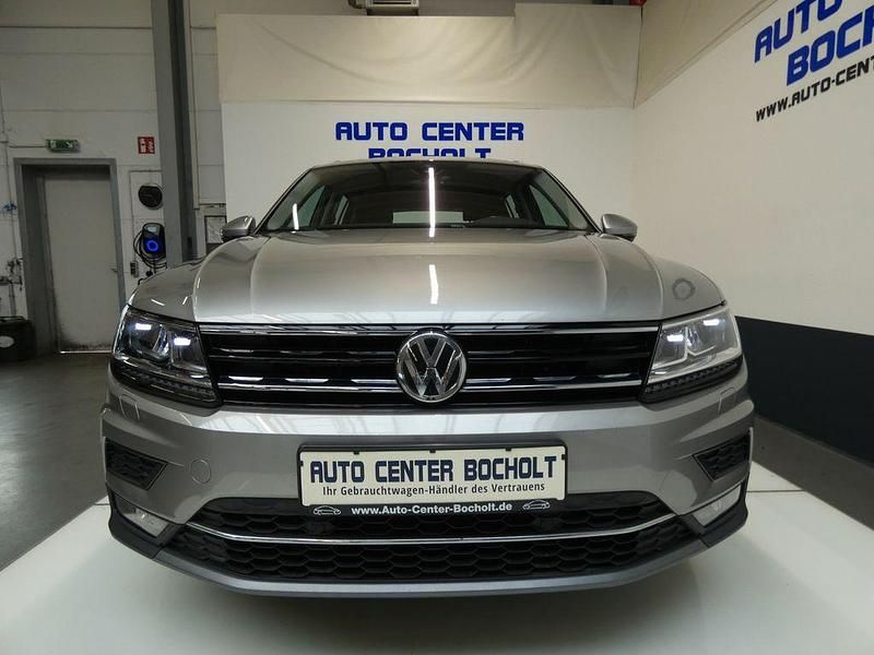 Silber Gebraucht 2020 VW Tiguan Highline SUV | 25.500 € (Guter Preis) - Bild 1/4