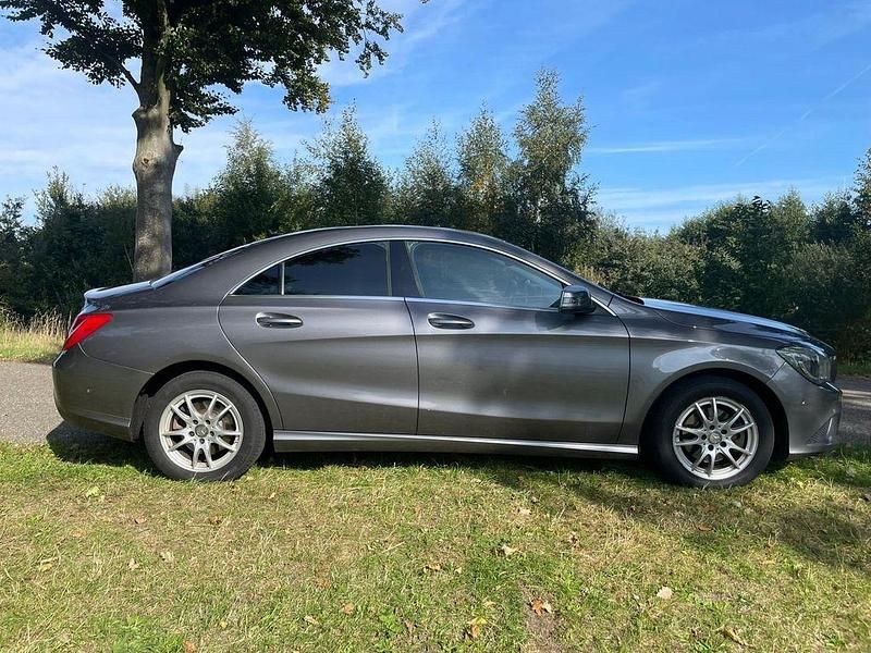 Gebraucht Mercedes CLA180 Edition 109 PS (80 kW) 2015 Grau Limousine