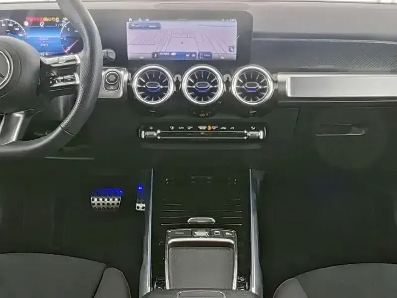 Gebraucht Mercedes GLB220 AMG 190 PS (139 kW) 2026 Weiß SUV