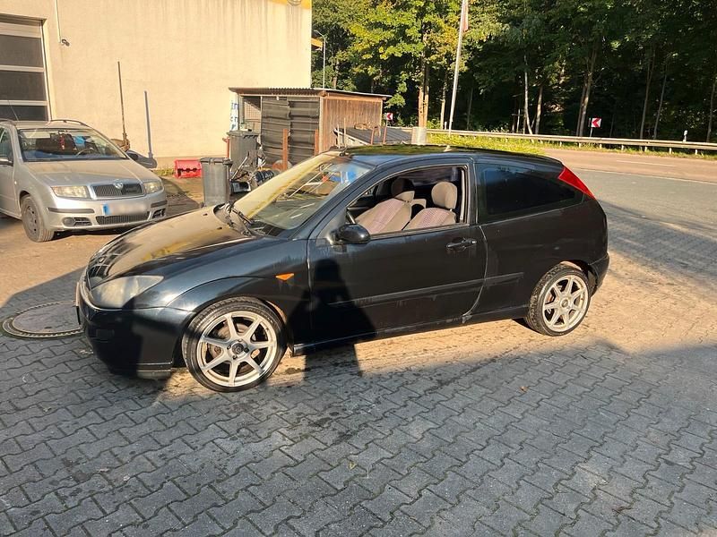 Second-hand Ford Focus 115 CP (84 kW) 1998 Negru Berlinǎ