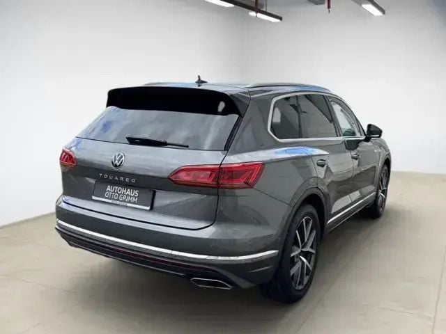 Siliziumgrau metallic Gebraucht 2021 VW Touareg Elegance SUV | 46.980 € (Guter Preis) - Bild 1/3