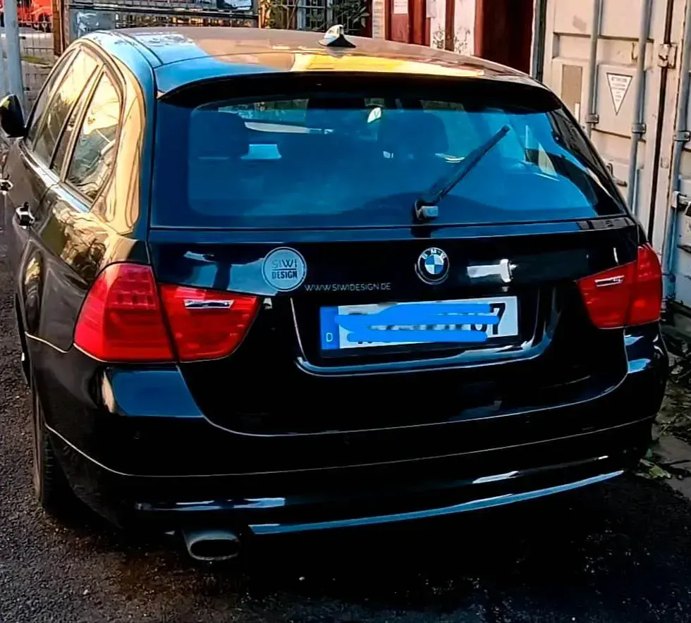 Gebraucht BMW 318 143 PS (105 kW) 2008 Schwarz Kombi