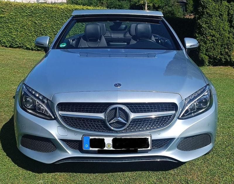 Grau Gebraucht 2017 Mercedes C220 Cabrio | 24.499 € (Fairer Preis) - Bild 1/4