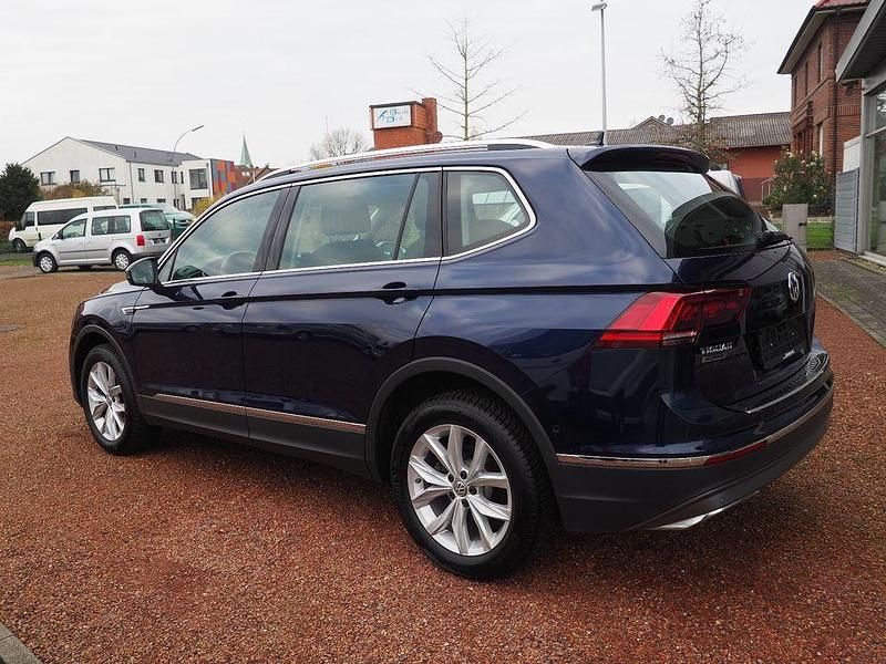Gebraucht VW Tiguan Allspace Highline 150 PS (110 kW) 2021 Blau SUV