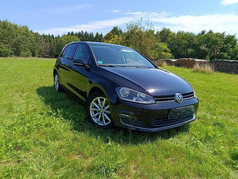 Schwarz Gebraucht 2016 VW Golf LOUNGE Limousine | 9.999 € (Guter Preis) - Bild 1/4