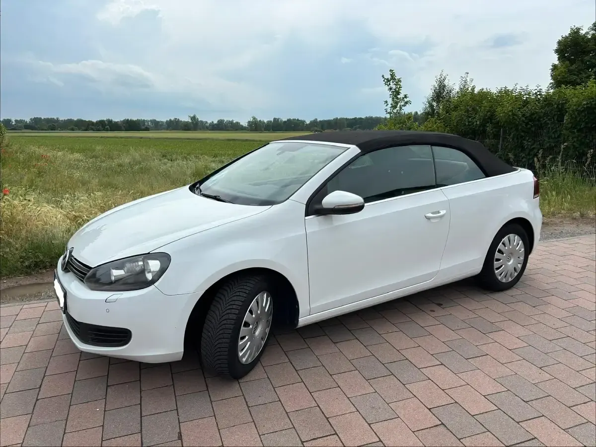 Gebraucht VW Golf Cabriolet 140 PS (102 kW) 2012 Weiß Cabrio