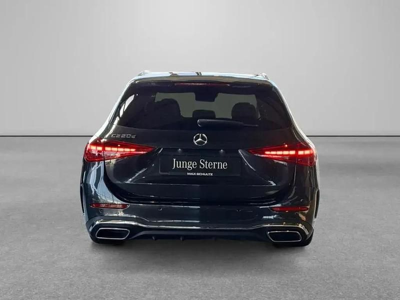 Gebraucht Mercedes C220 AMG 200 PS (147 kW) 2024 Olivgruen matt Kombi