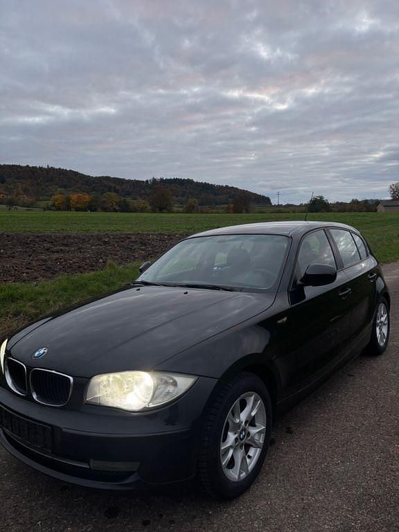 Gebraucht BMW 116 116 PS (85 kW) 2010 Schwarz Kleinwagen