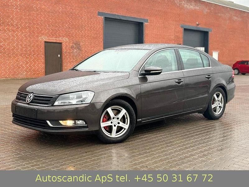 Schwarz Gebraucht 2014 VW Passat Trendline Limousine | 5.700 € (Guter Preis) - Bild 1/4