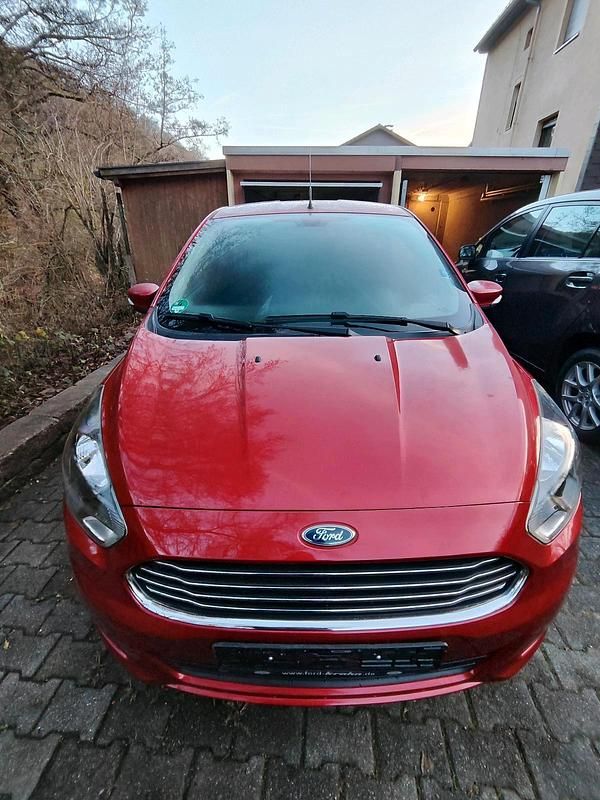 Gebraucht Ford Ka Cool & Sound Edition 86 PS (63 kW) 2018 Rot Kleinwagen