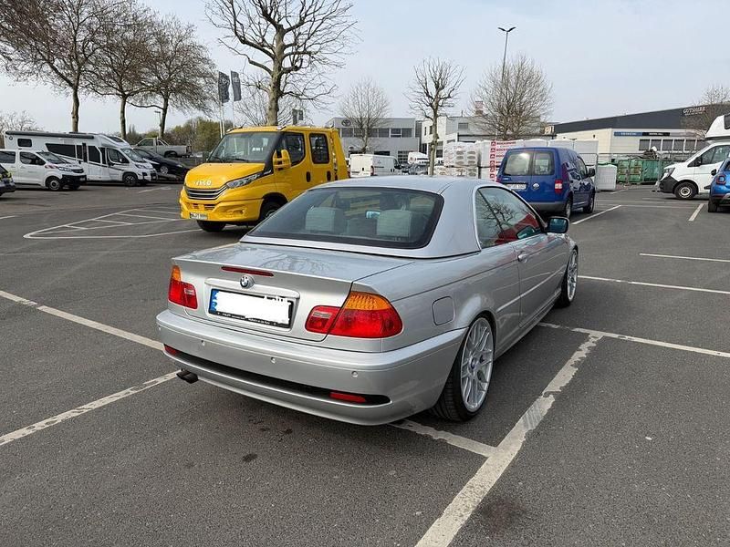 Gebraucht BMW 320 Performance 170 PS (125 kW) 2004 Silber Cabrio