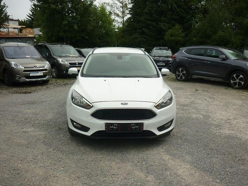 Gebraucht Ford Focus Cool & Connect 125 PS (91 kW) 2018 Weiß Limousine
