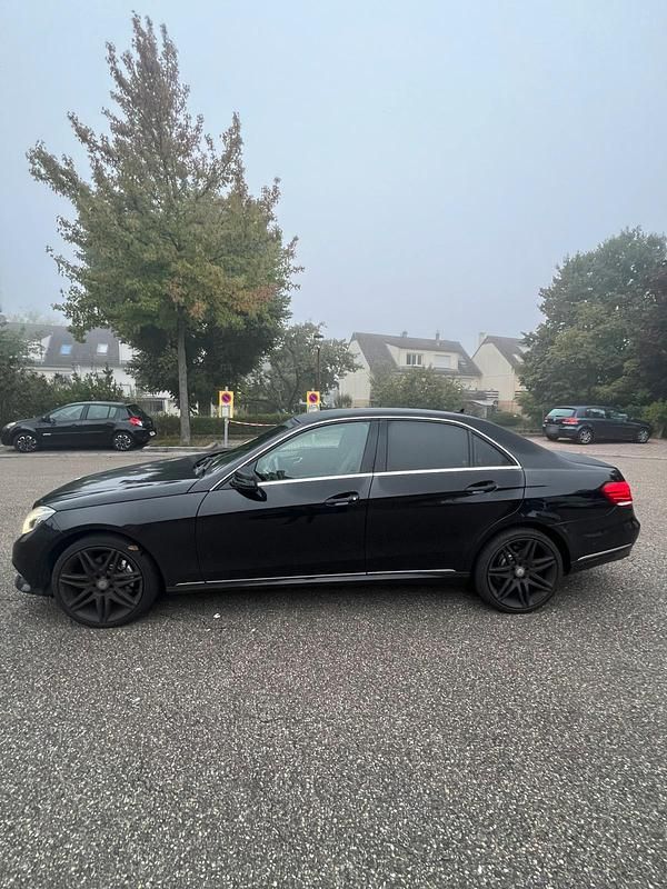 Gebraucht Mercedes E250 Avantgarde 211 PS (155 kW) 2013 Schwarz Limousine