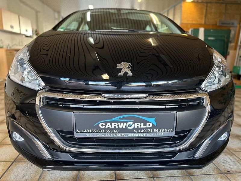 Gebraucht Peugeot 208 Active 82 PS (60 kW) 2018 Schwarz Kleinwagen