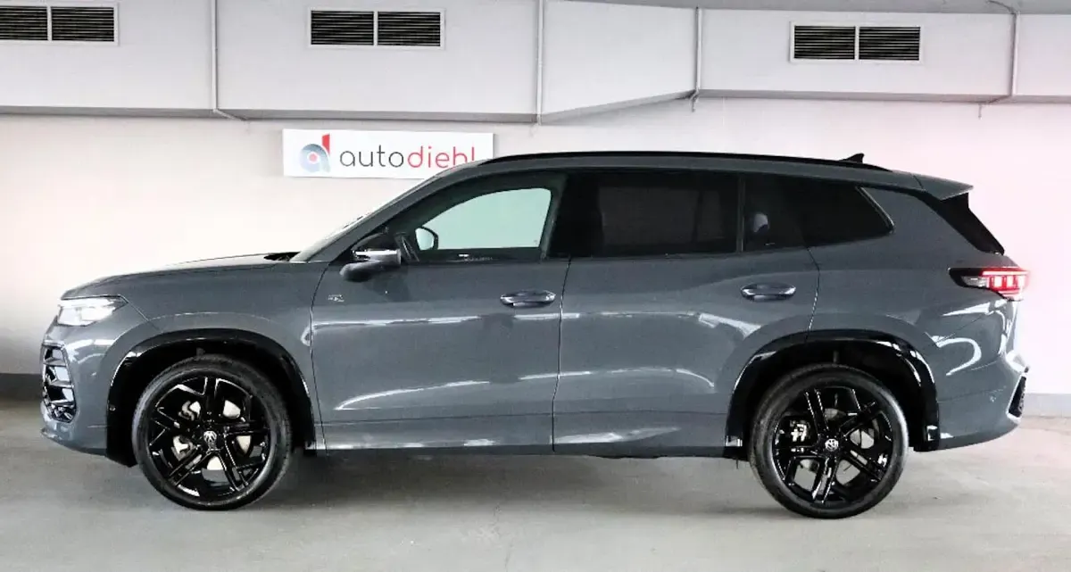 Gebraucht VW Tayron R-line 193 PS (141 kW) 2025 Grau SUV