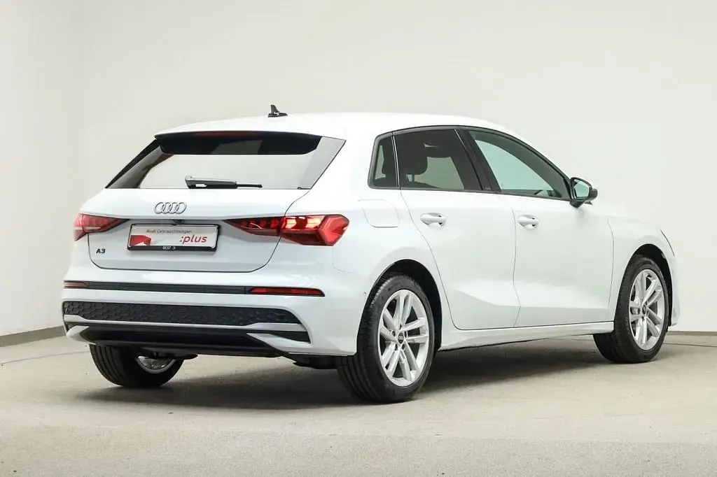 Gebraucht Audi A3 Advanced 150 PS (110 kW) 2025 Gletscherweiß metallic Limousine