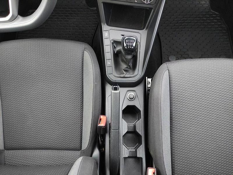 Gebraucht VW Polo Basis 80 PS (58 kW) 2022 Pure white Limousine