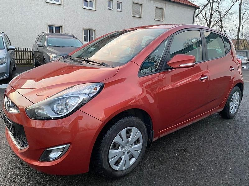 Rot Gebraucht 2012 Hyundai ix20 Style Kleinwagen | 6.300 € (Fairer Preis) - Bild 1/4