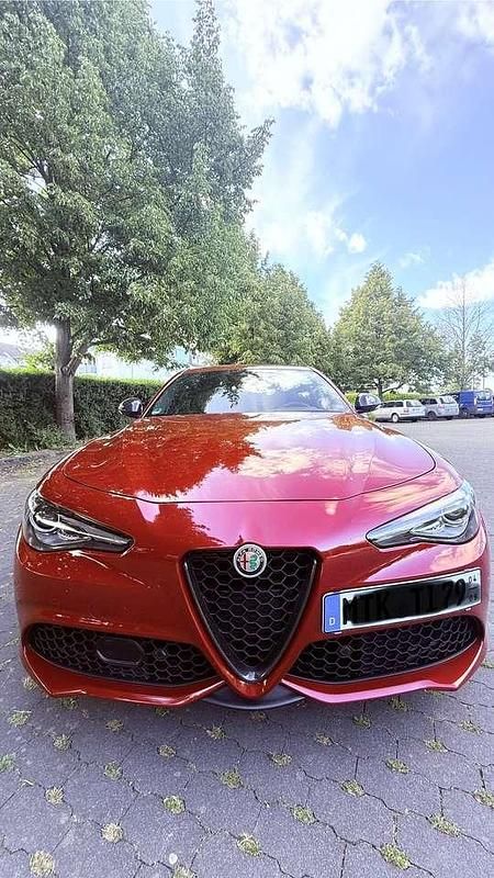 Rot Gebraucht 2021 Alfa Romeo Giulia Ti Limousine | 33.999 € (Etwas zu teuer) - Bild 1/4