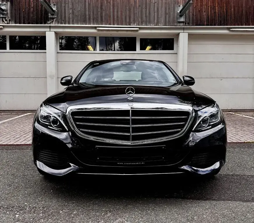 Gebraucht Mercedes C220 170 PS (125 kW) 2016 Schwarz Limousine