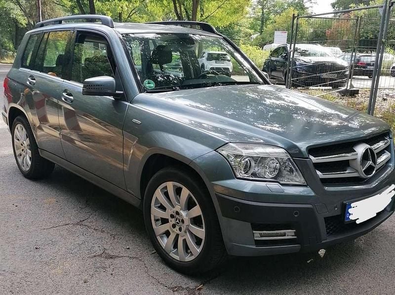 Grau Gebraucht 2011 Mercedes GLK220 Sport Edition SUV | 12.500 € (Guter Preis) - Bild 1/4