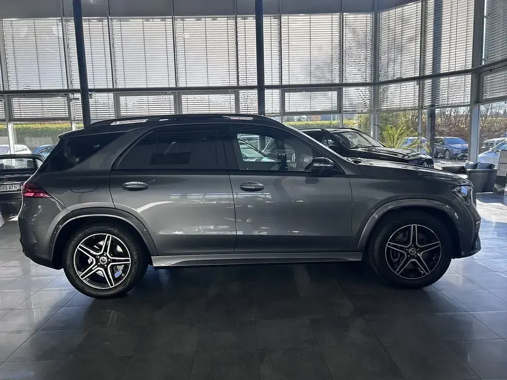 Gebraucht Mercedes GLE450 AMG AMG 367 PS (269 kW) 2025 Grau SUV