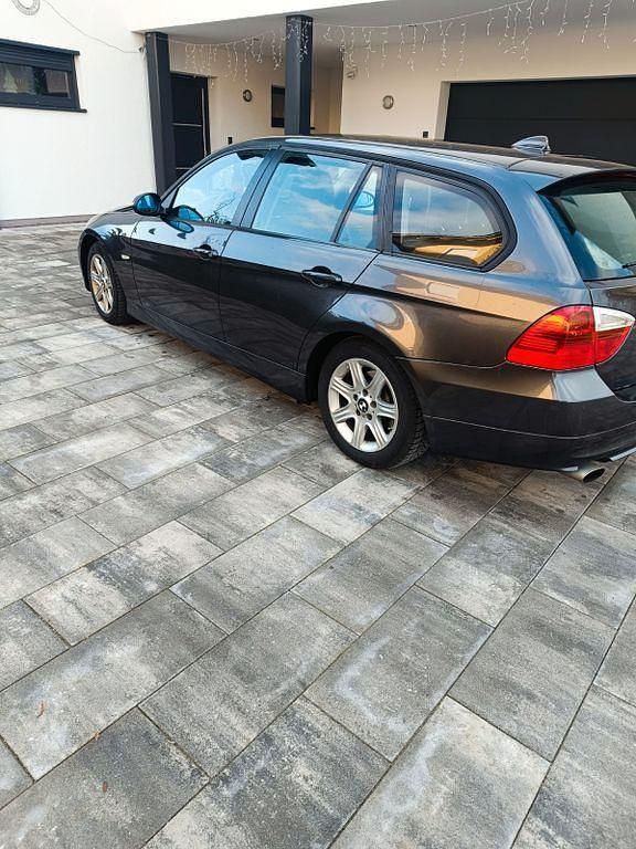 Braun Gebraucht 2008 BMW 318 Kombi | 4.700 € (Guter Preis) - Bild 1/4