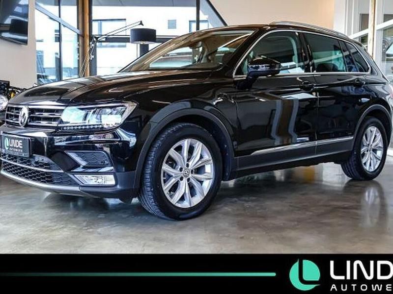 Deep black perleffekt Gebraucht 2016 VW Tiguan Highline SUV | 21.900 € (Fairer Preis) - Bild 1/4