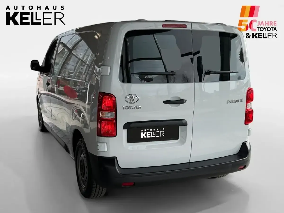 Gebraucht Toyota Proace Plus 120 PS (88 kW) 2023 Weiß Van / Kleinbus